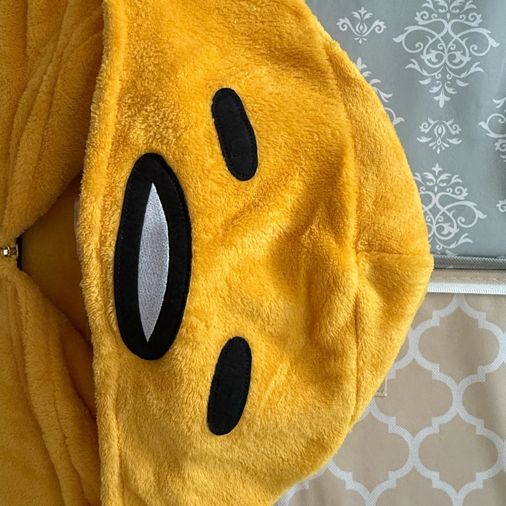 NWOT Gudetama fleece zipper hoodie